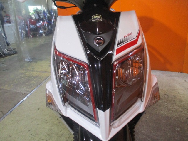 フロントから見てもこの通り状態グッド！！オプションのナックルガード装備も嬉しいオプション！